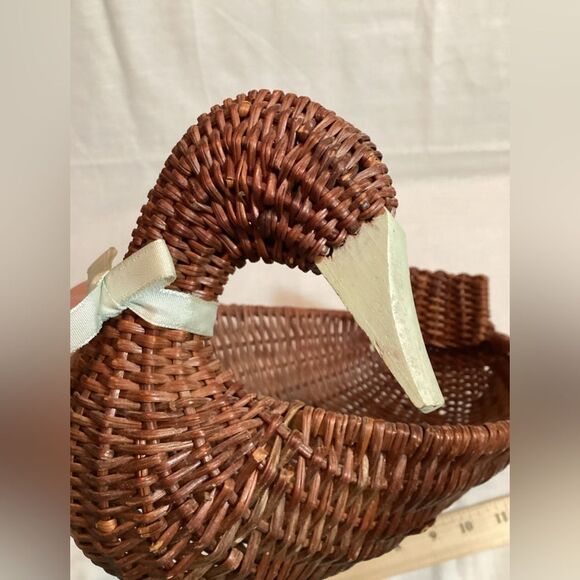 Bread Basket Vintage Brown Wicker Duck Centerpiece Farmhouse Decor Cottagecore - Picture 11 of 12